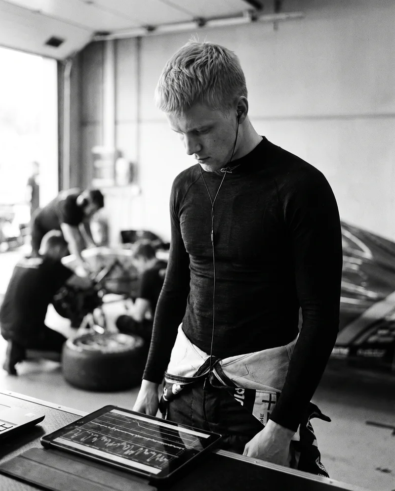 garage_mono.webp